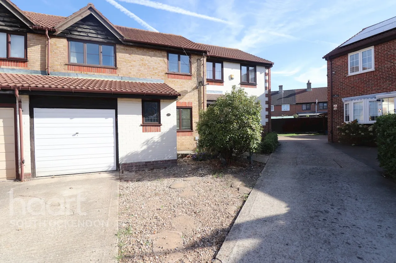 4 bed house for sale, Elmdon Road, South Ockendon, RM15