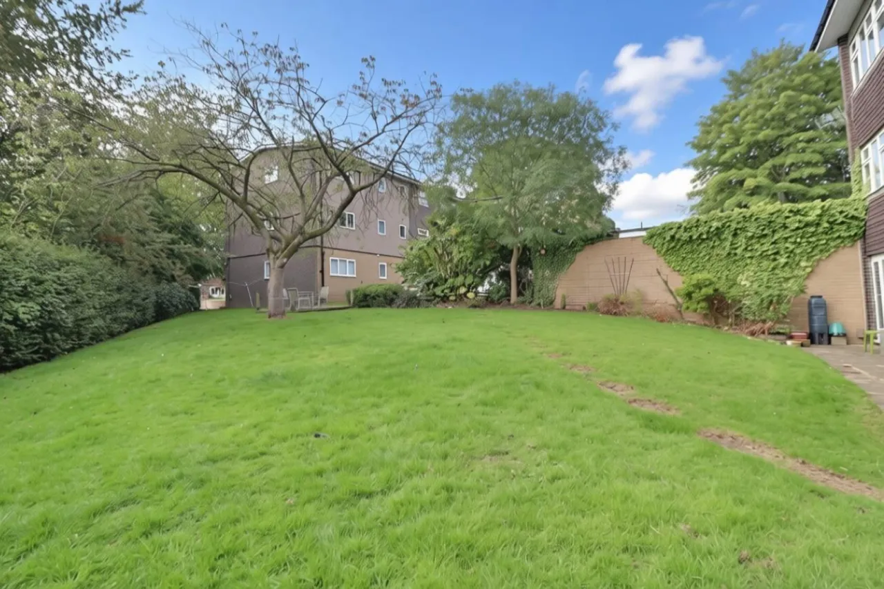 Harrowby Drive, Newcastle, photo 10
