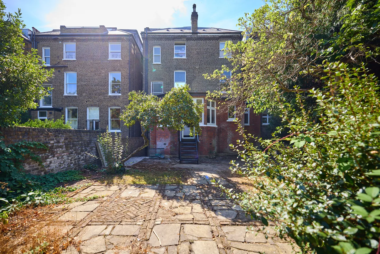 Woodchurch Road, London, NW6, photo 2