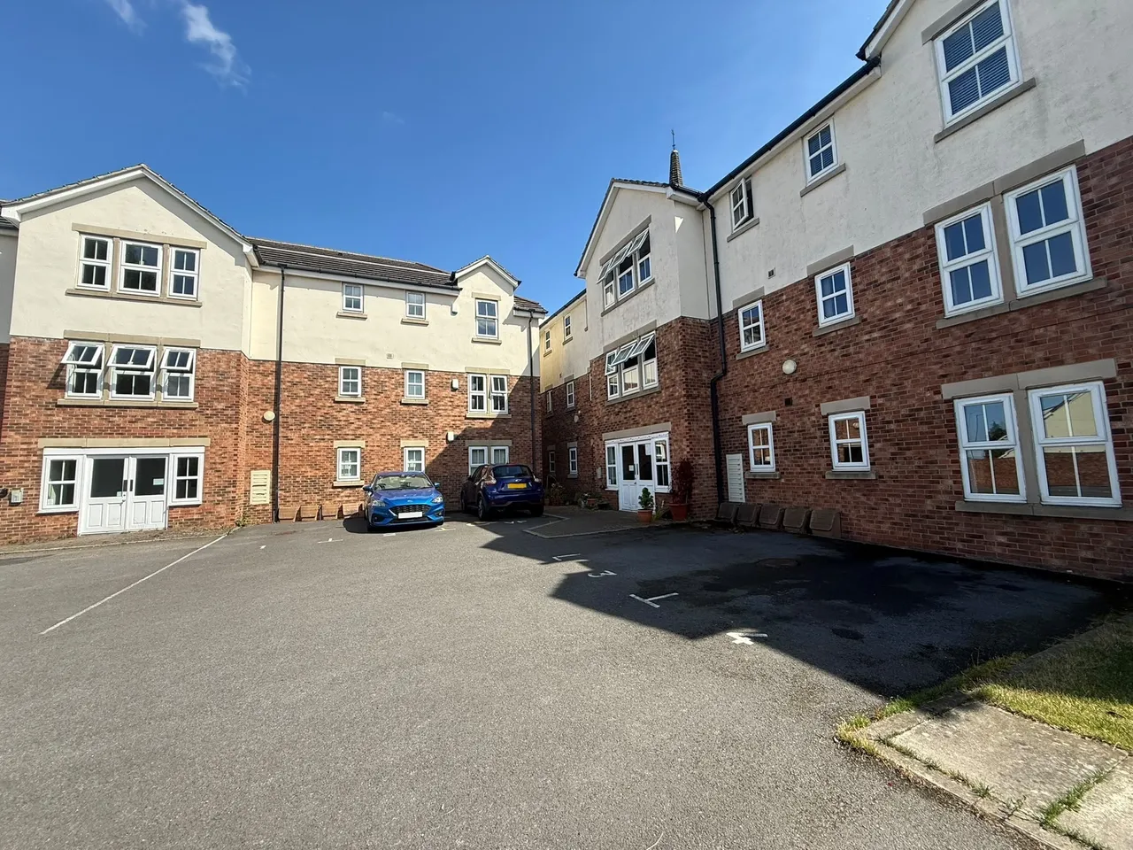 2 bed flat for sale, High Street, Ormesby, TS7