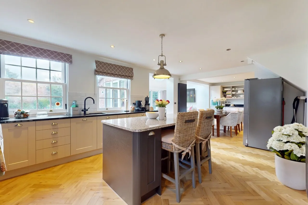 Longford Park, Longford, TF10, photo 2
