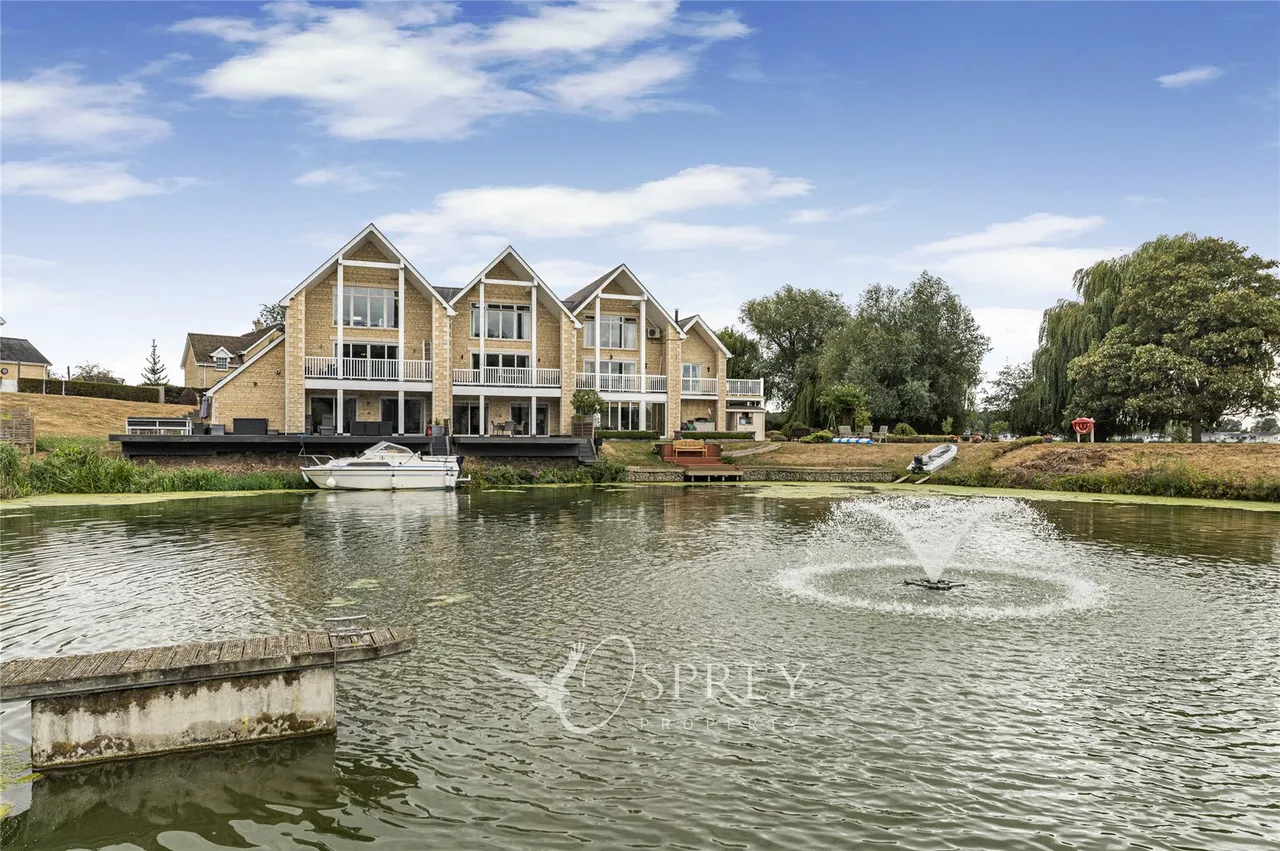 Waters Edge, Wansford, PE8, photo 2