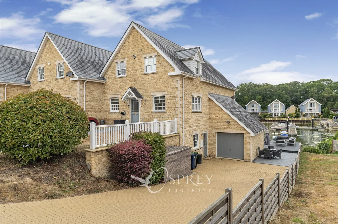 4 bed house to rent, Waters Edge, Wansford, PE8