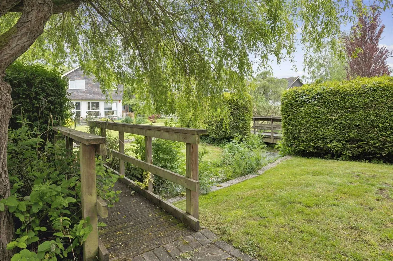 Nelson Close, Stockbridge, SO20, photo 16