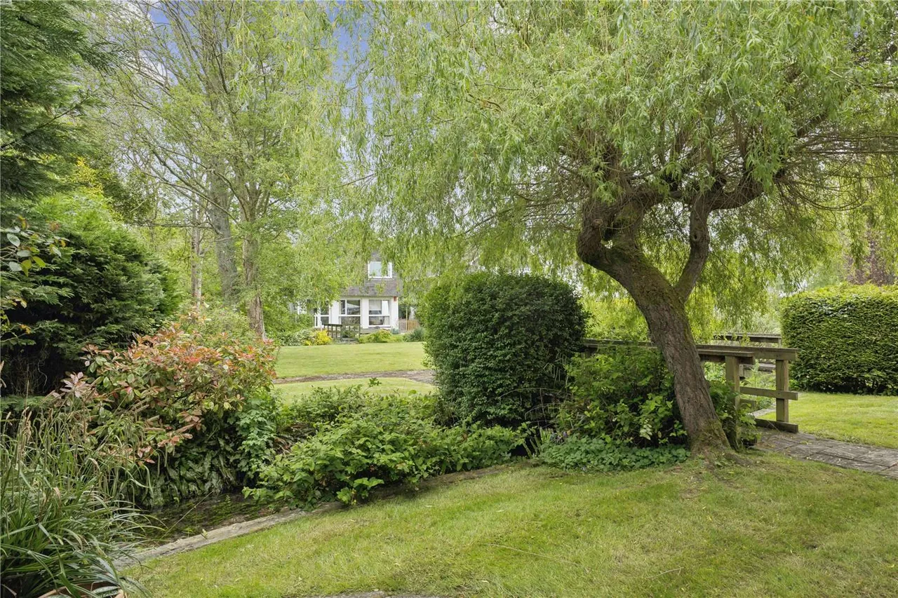 Nelson Close, Stockbridge, SO20, photo 14