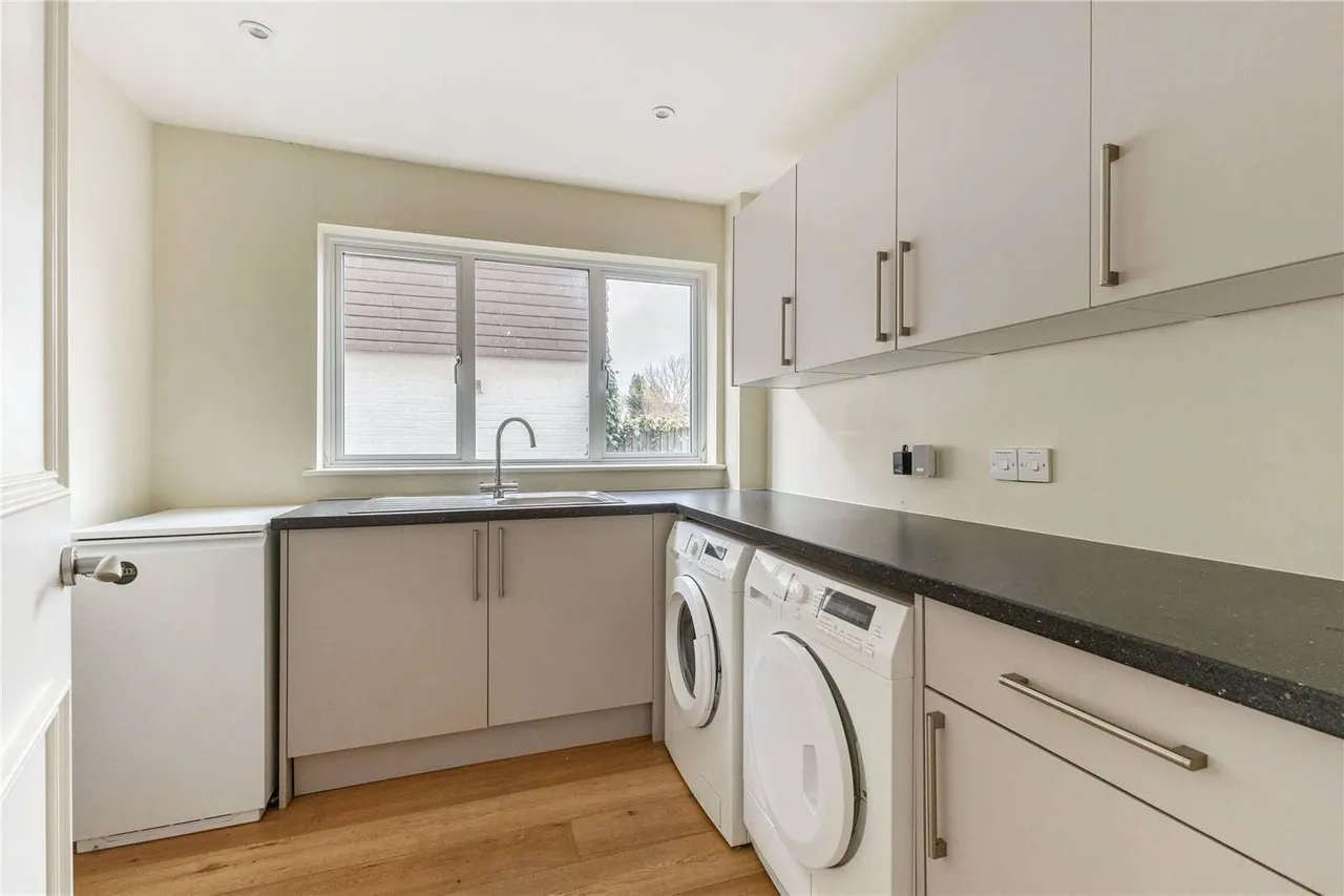 Nelson Close, Stockbridge, SO20, photo 7