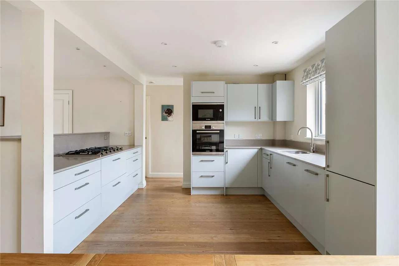 Nelson Close, Stockbridge, SO20, photo 6