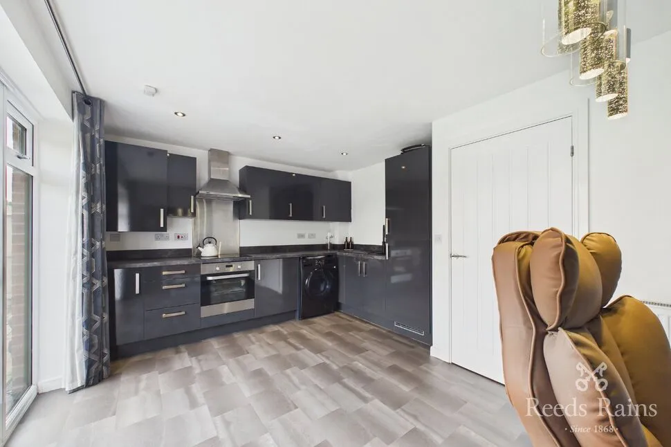 Broadway, Hyde, SK14, photo 14