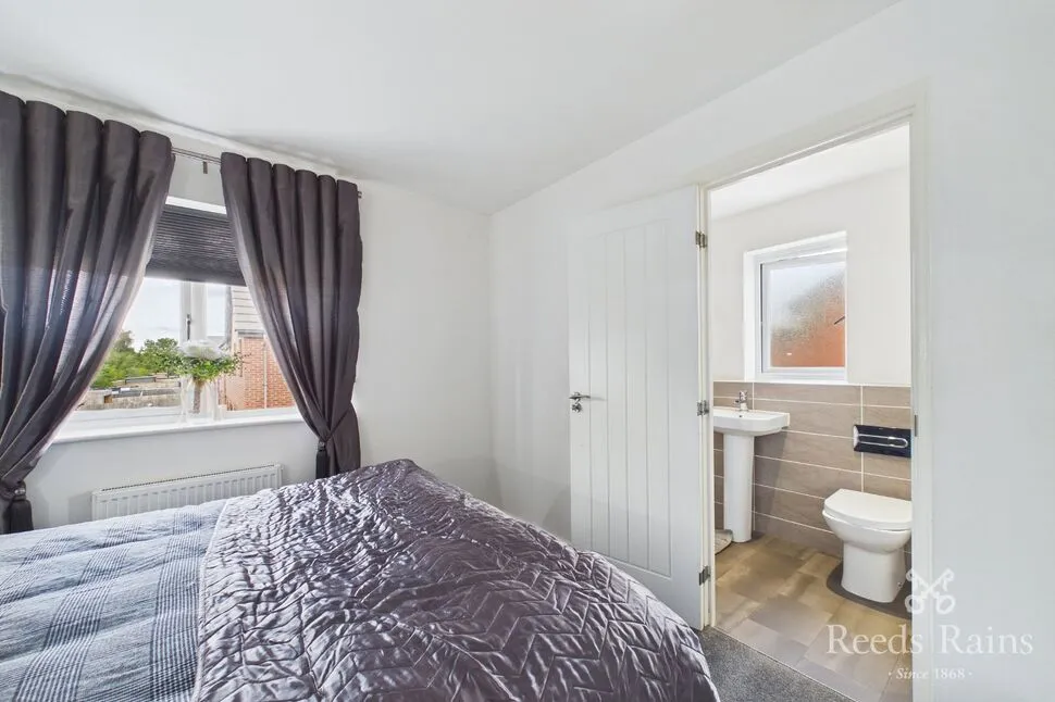 Broadway, Hyde, SK14, photo 8