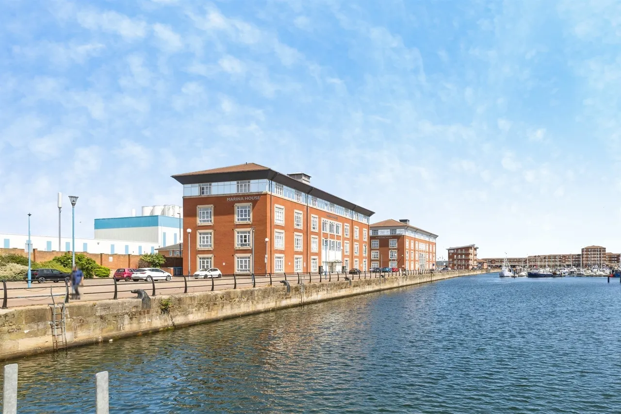 1 bed flat for sale — Harbour Walk, Hartlepool