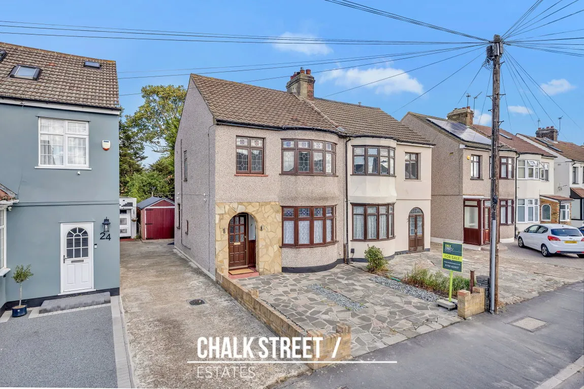 Standen Avenue, Hornchurch, RM12, photo 23