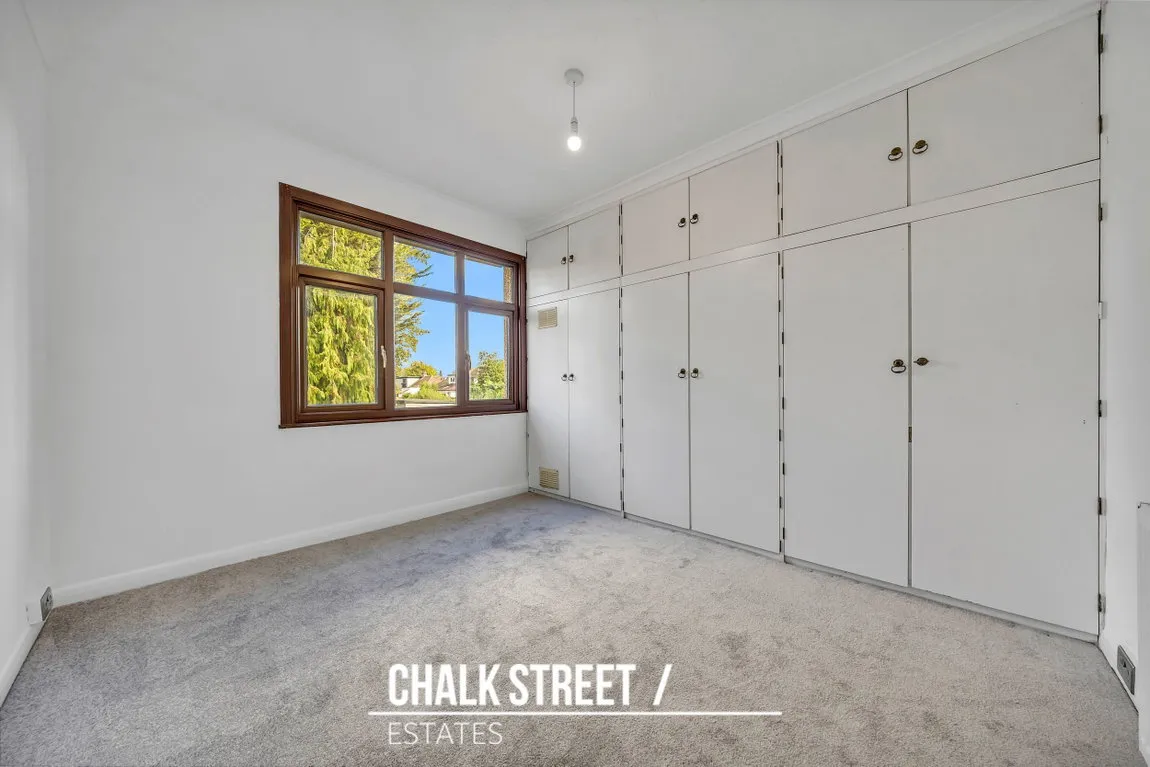 Standen Avenue, Hornchurch, RM12, photo 11