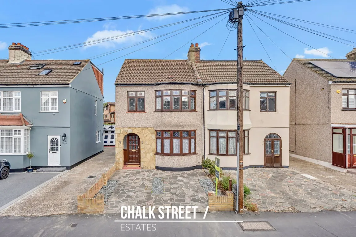 Standen Avenue, Hornchurch, RM12, photo 24