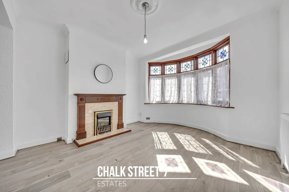 Standen Avenue, Hornchurch, RM12, photo 4