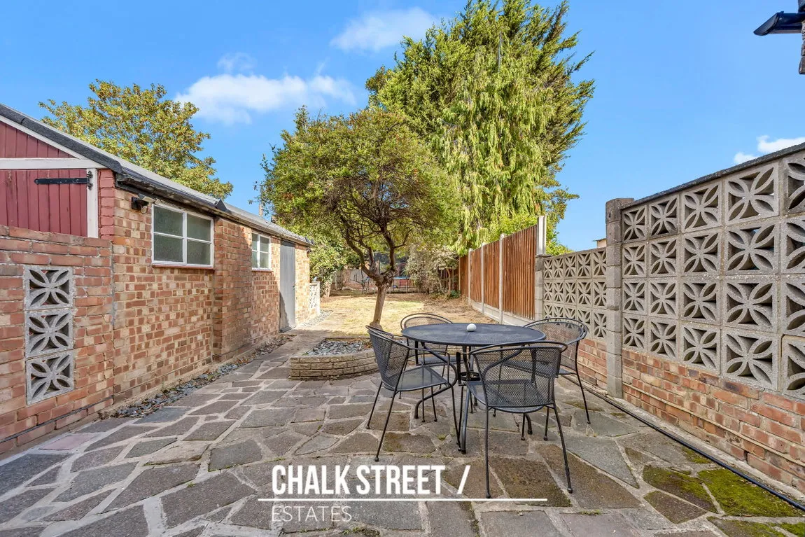 Standen Avenue, Hornchurch, RM12, photo 16
