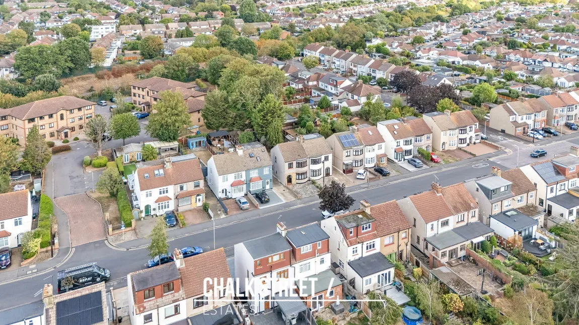 Standen Avenue, Hornchurch, RM12, photo 21