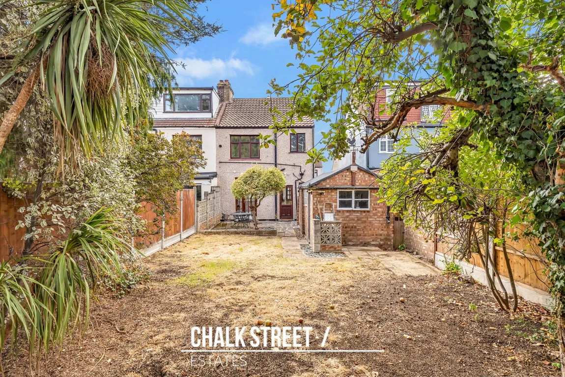 Standen Avenue, Hornchurch, RM12, photo 18