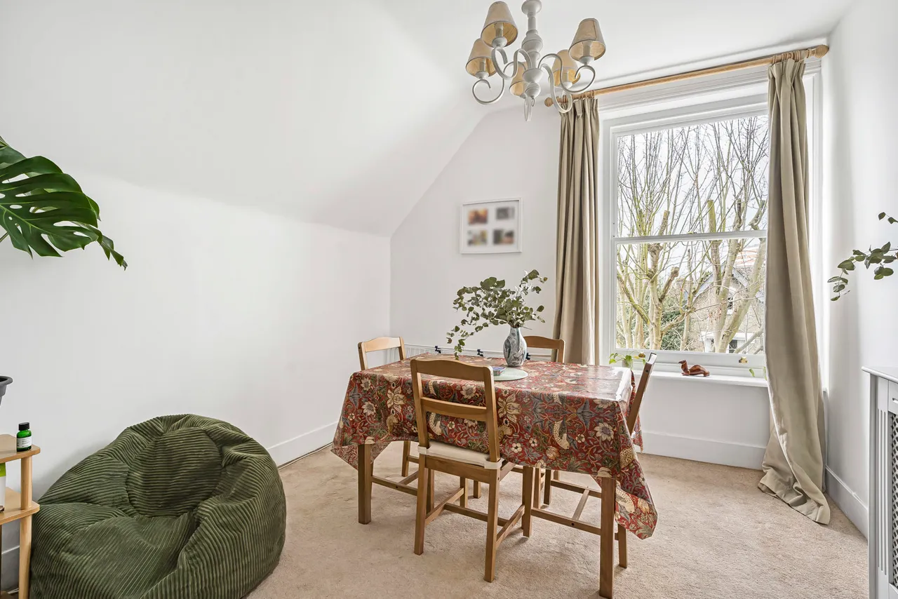 Avenue Crescent, London, W3, photo 9