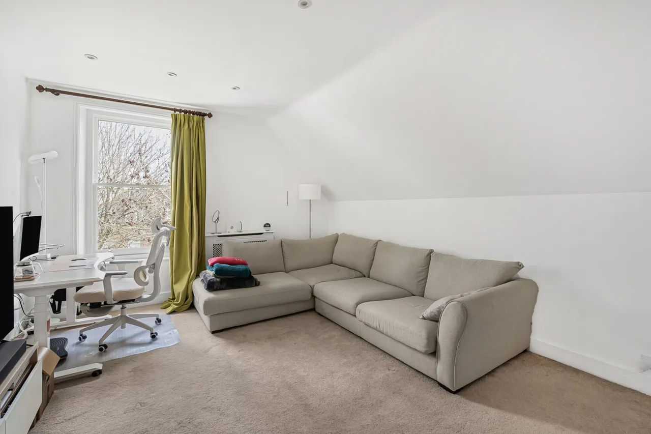Avenue Crescent, London, W3, photo 7