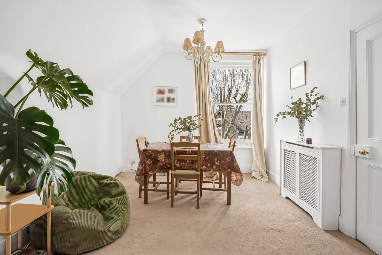 Avenue Crescent, London, W3, photo 10