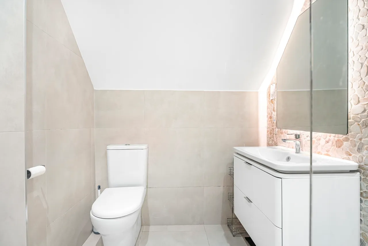 Avenue Crescent, London, W3, photo 22