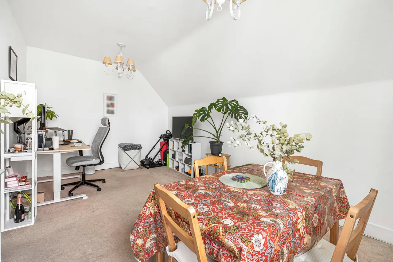 Avenue Crescent, London, W3, photo 11