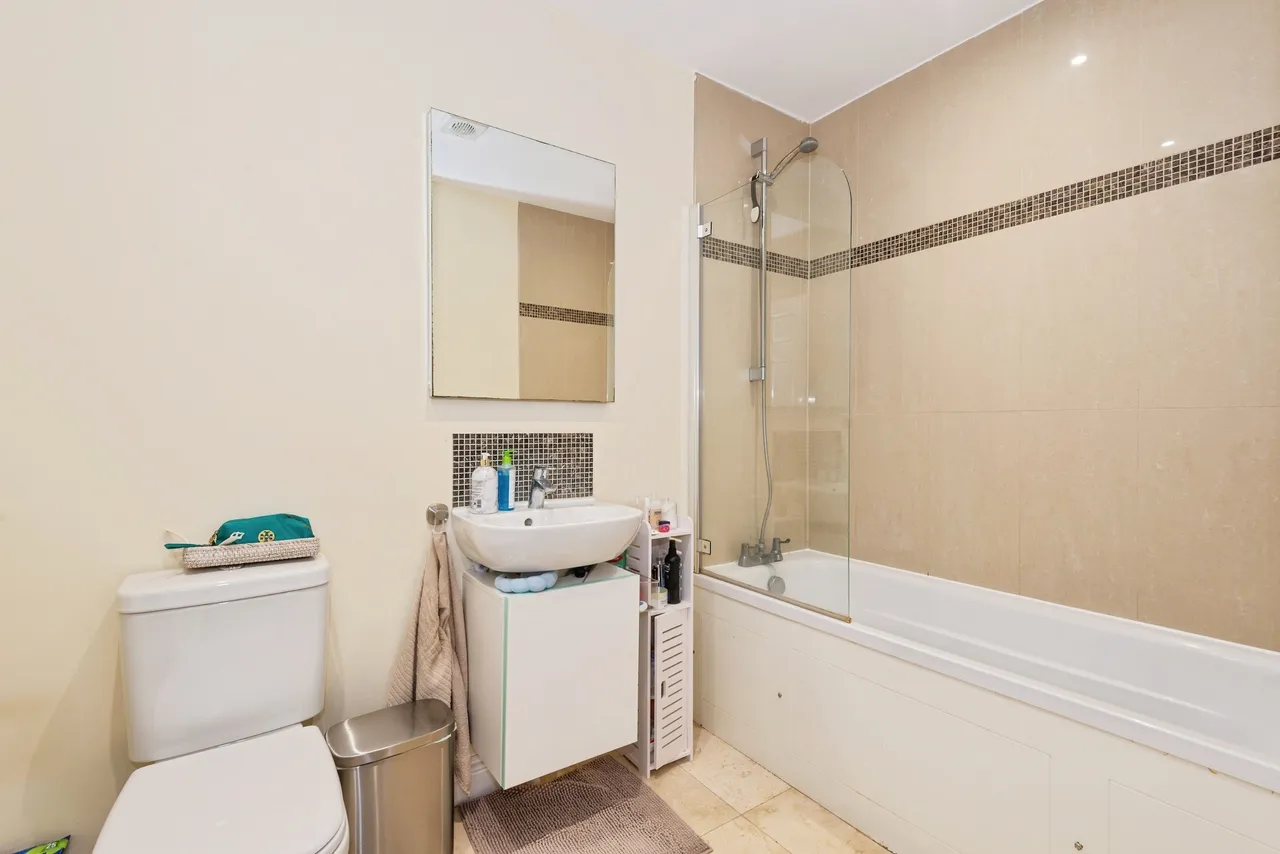 Springfield Road, Horsham, RH12, photo 6