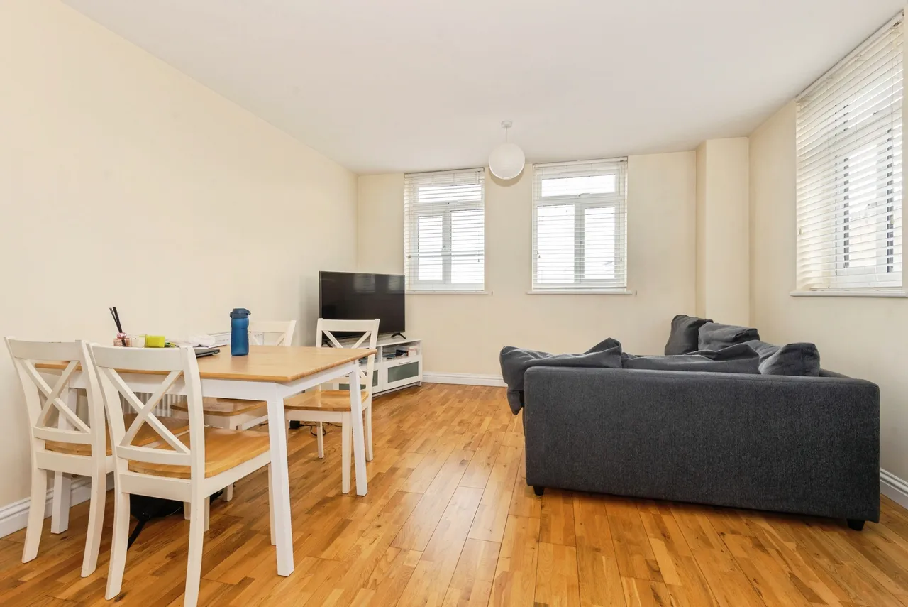 Springfield Road, Horsham, RH12, photo 5