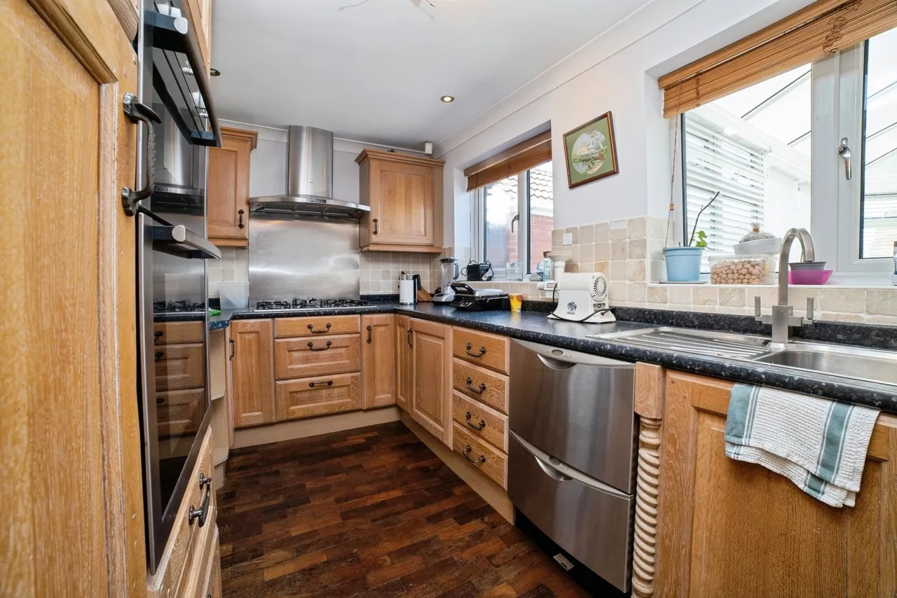 Huthwaite Road, Nottinghamshire, NG17, photo 7