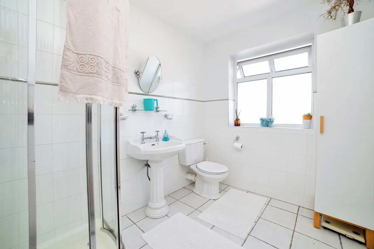 Huthwaite Road, Nottinghamshire, NG17, photo 14