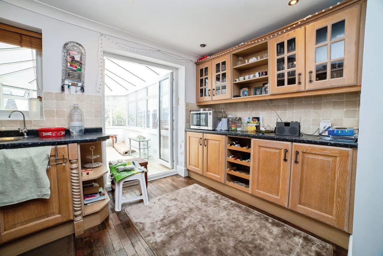Huthwaite Road, Nottinghamshire, NG17, photo 8