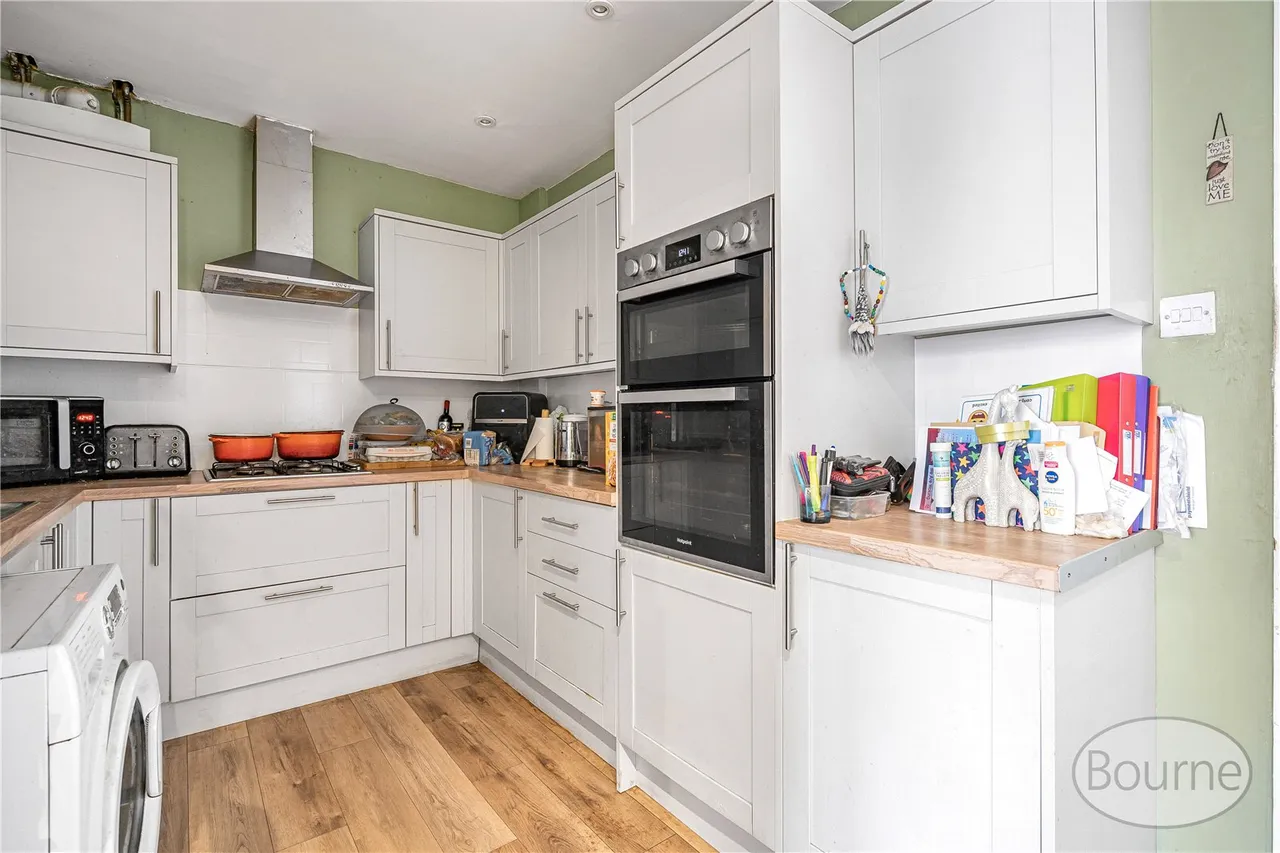 Bunyard Drive, Sheerwater, GU21, photo 3