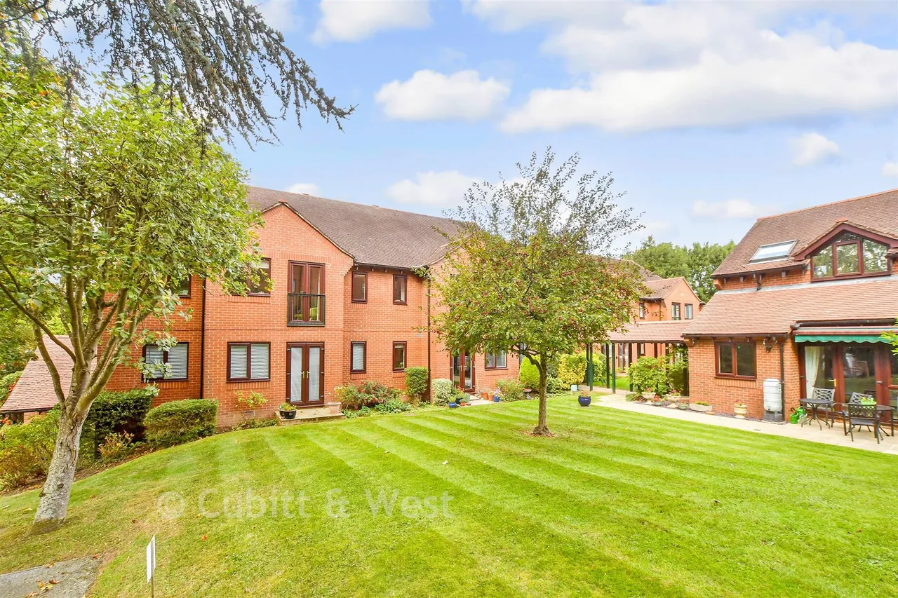 1 bed flat for sale, London Road, Uckfield, TN22