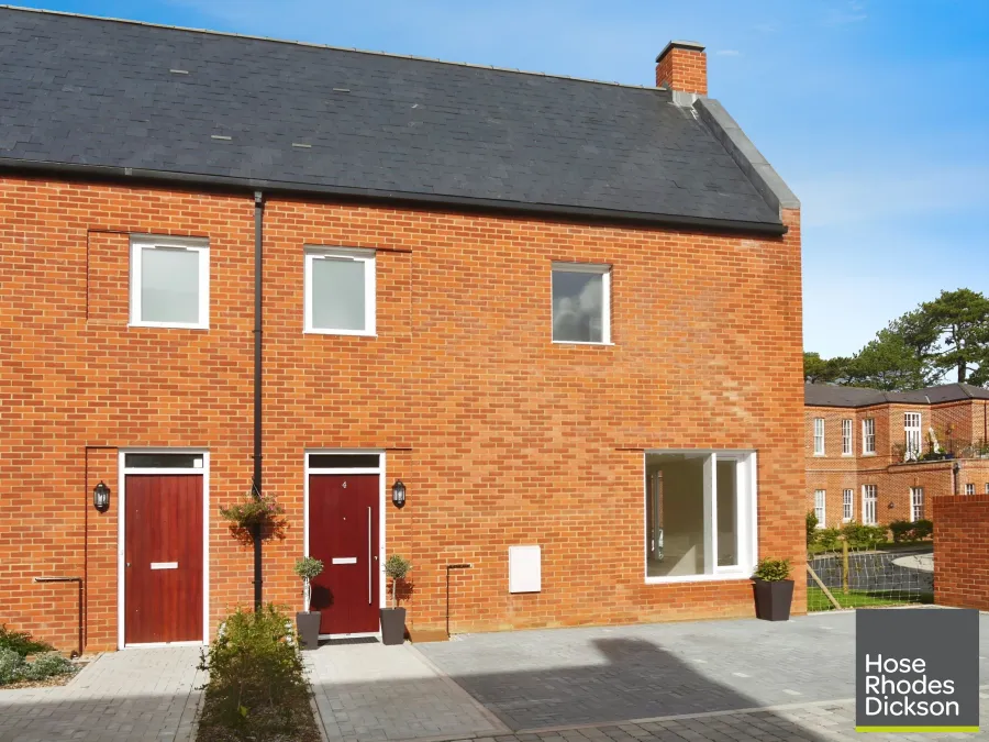 2 bed house to rent, Byron Court, Whitecroft Park, PO30