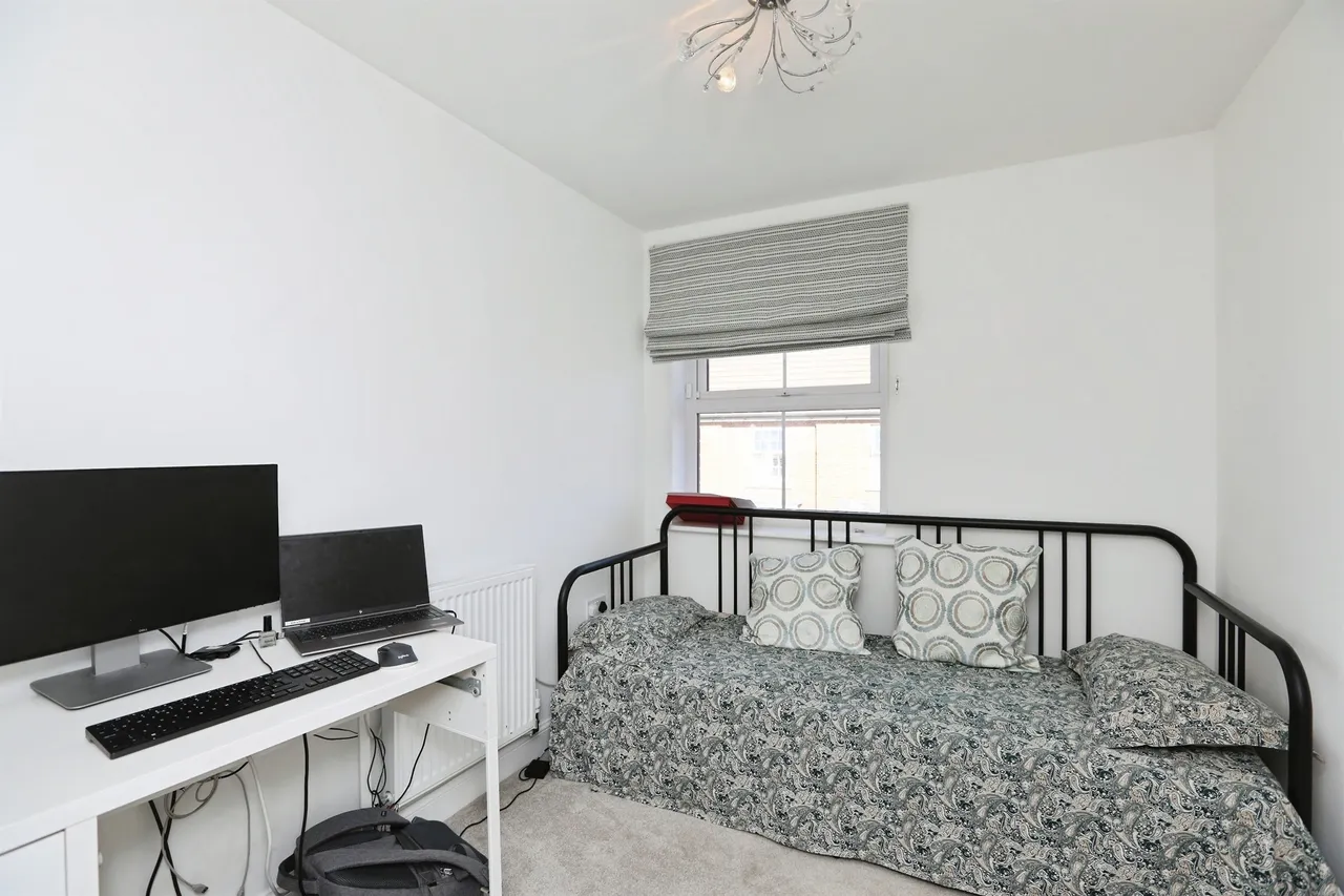 Laxtons Crescent, Borden, Sittingbourne, photo 8