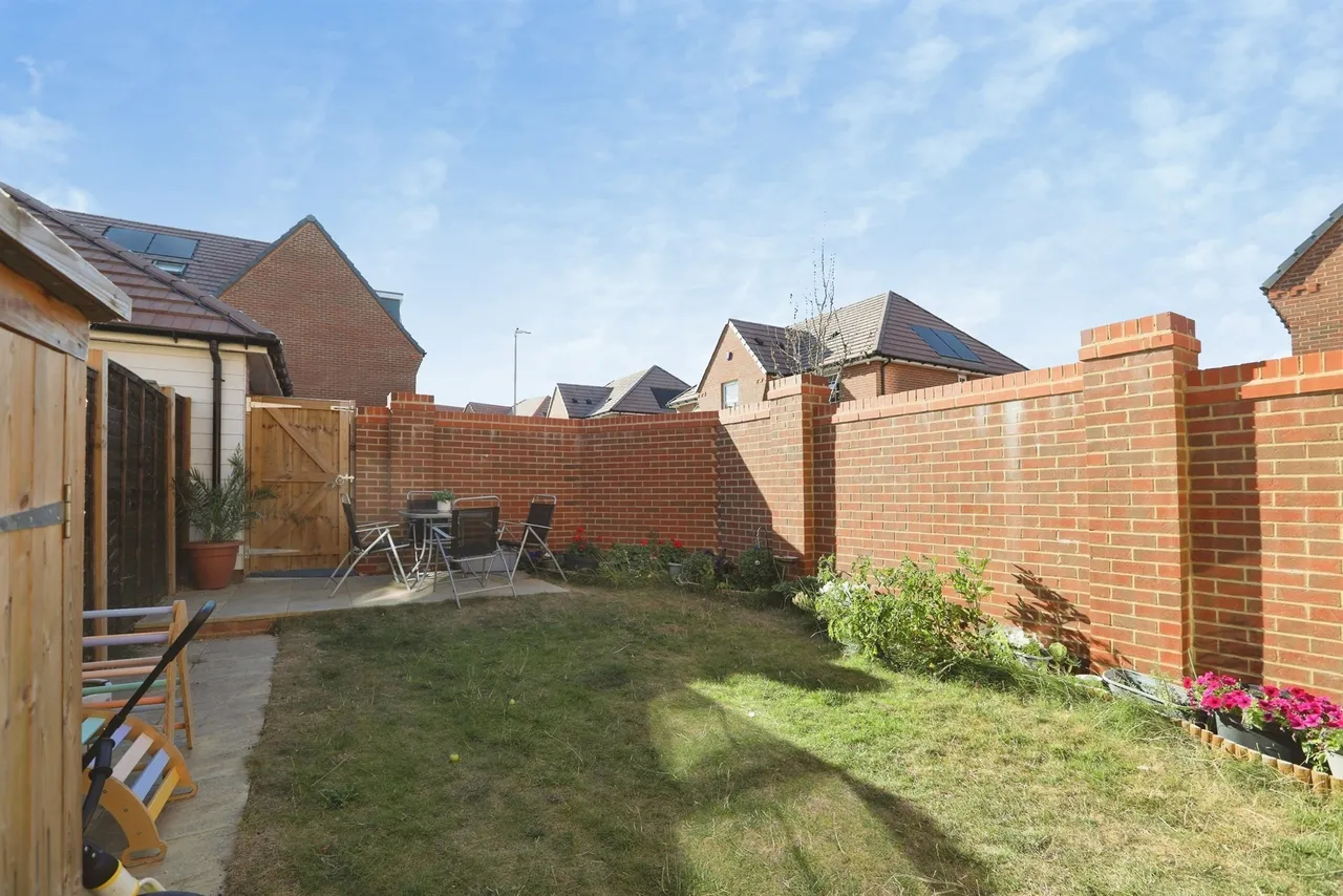 Laxtons Crescent, Borden, Sittingbourne, photo 10