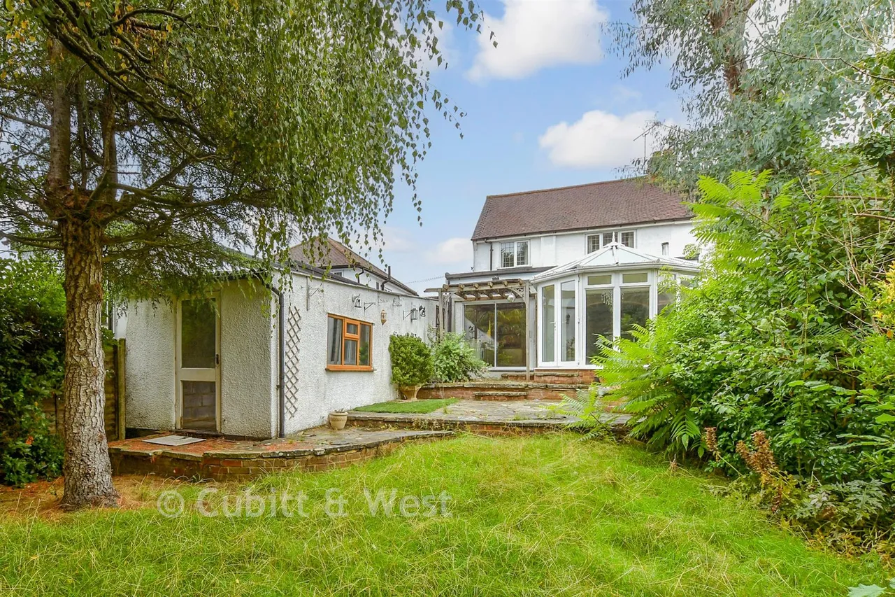 Ashurst Road, Tadworth, KT20, photo 2