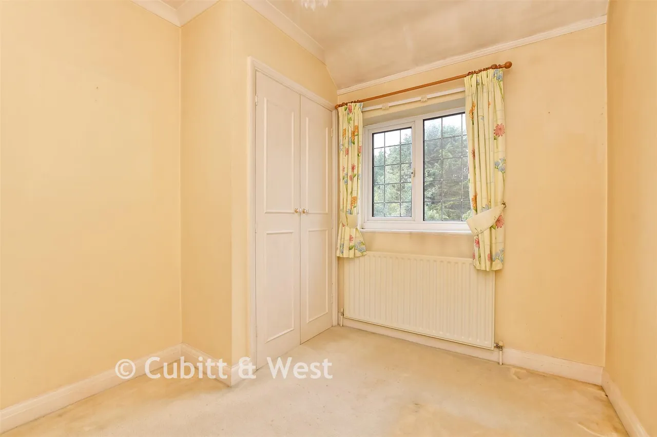 Ashurst Road, Tadworth, KT20, photo 17