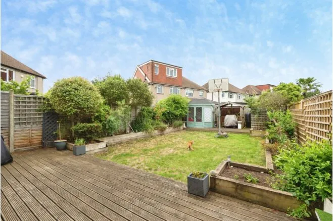 5 bed house for sale — Gadesden Road, Epsom