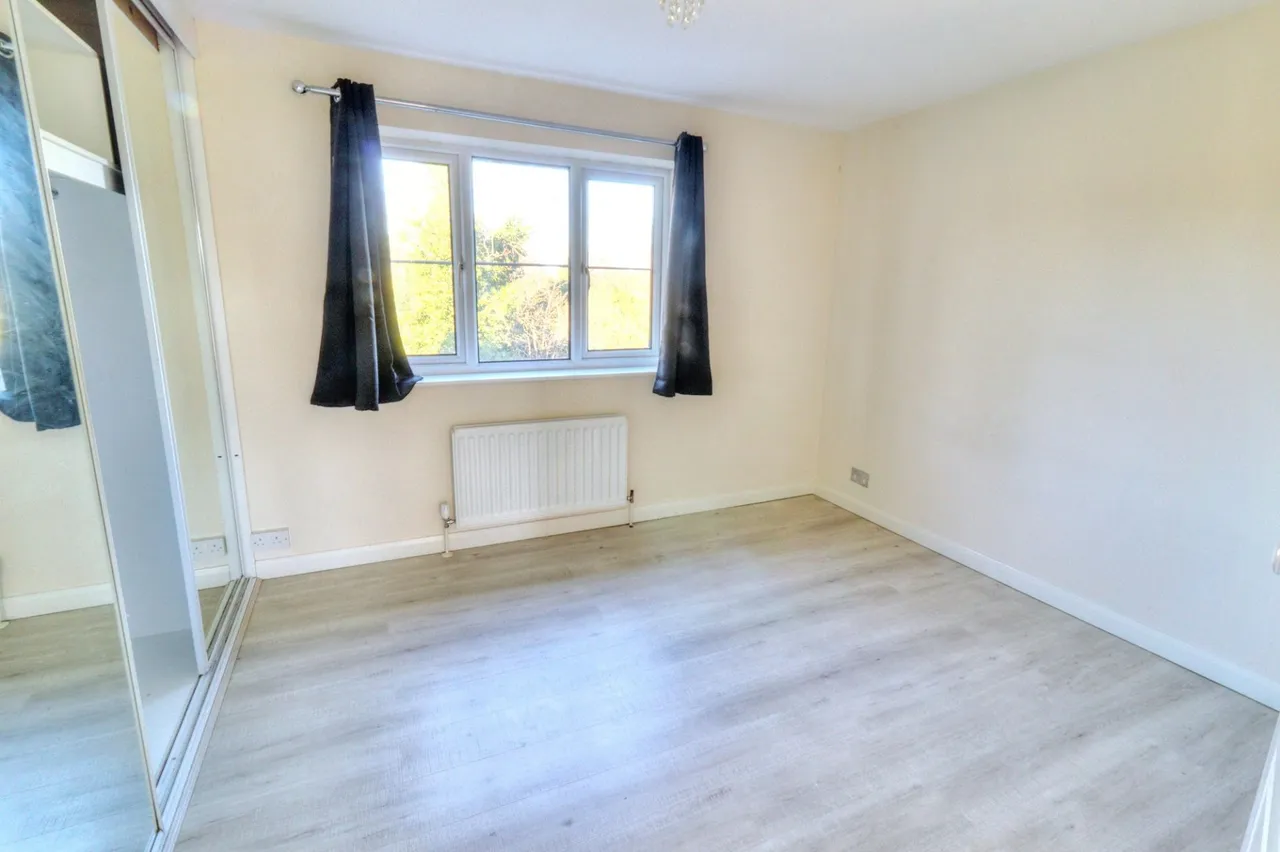 Gardens Close, Stokenchurch, HP14, photo 4