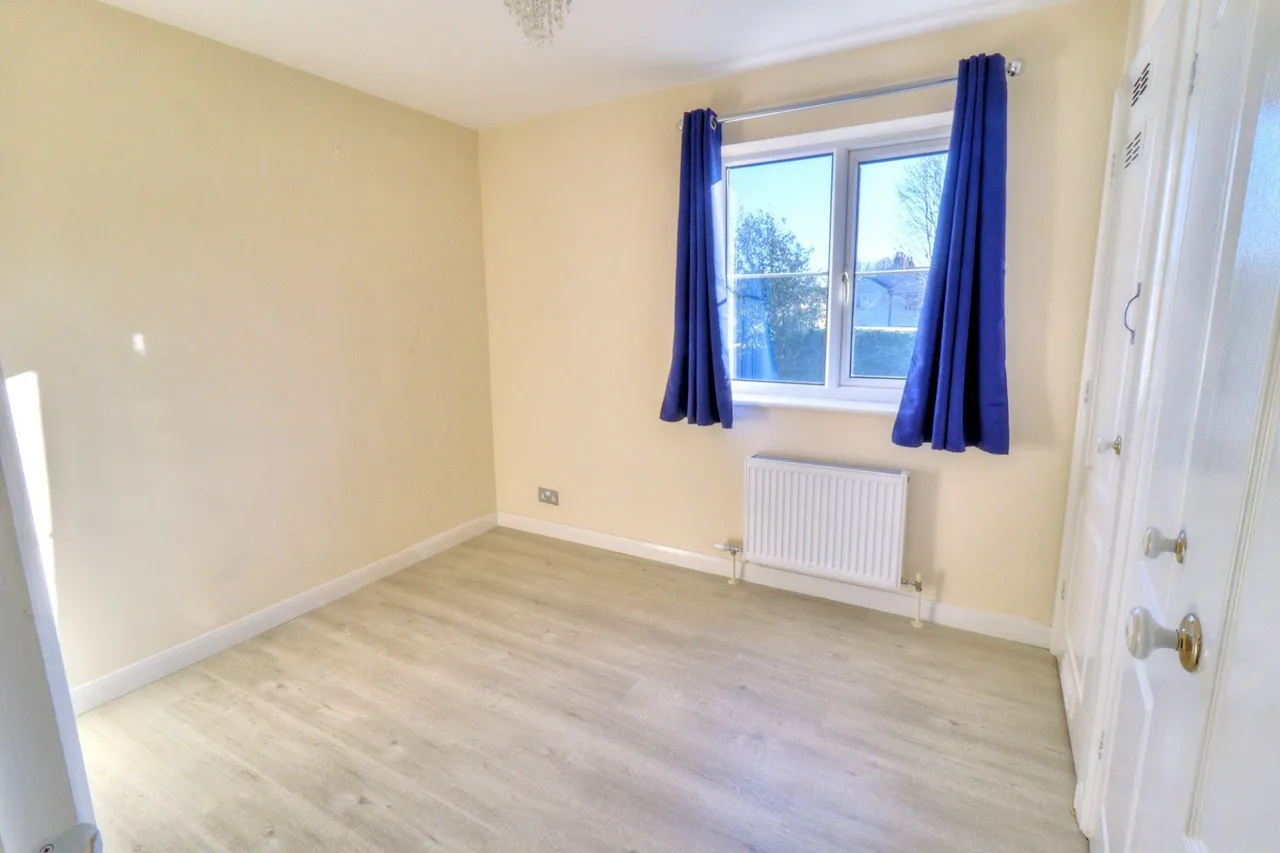 Gardens Close, Stokenchurch, HP14, photo 5