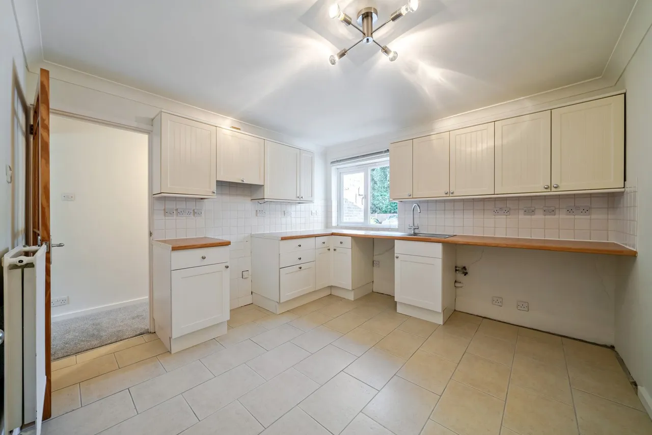 2 bed house for sale — Kingston Crescent, BR3