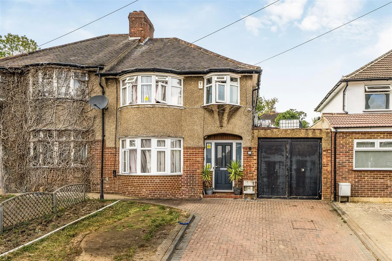 3 bed house for sale, Basing Hill, Wembley