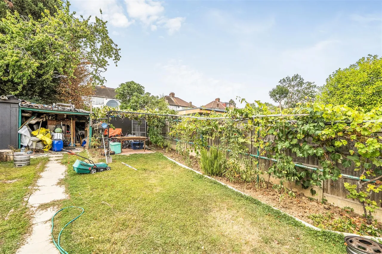 Basing Hill, Wembley, photo 11