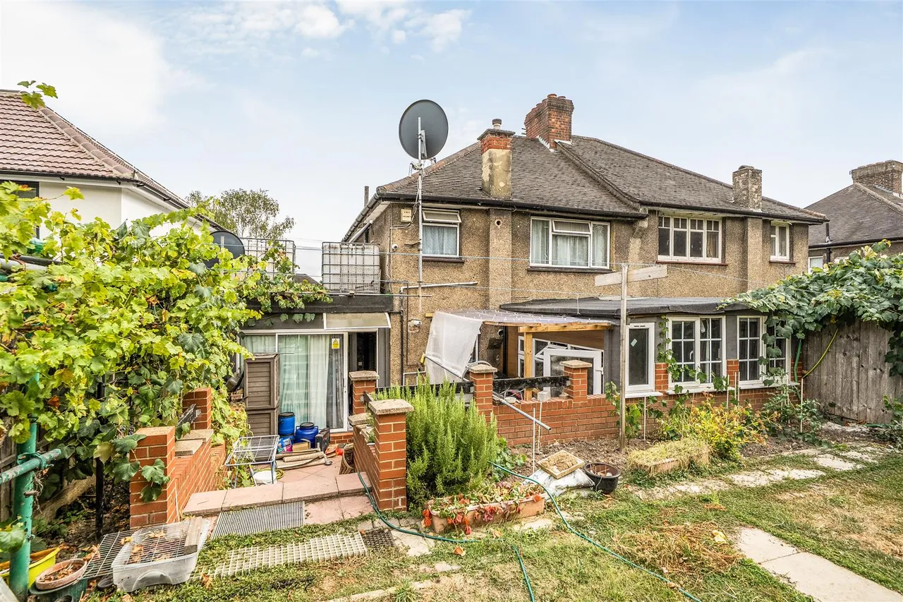Basing Hill, Wembley, photo 12