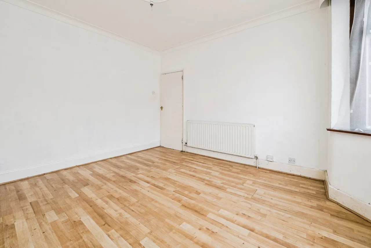 South End Road, Rainham, RM13, photo 23