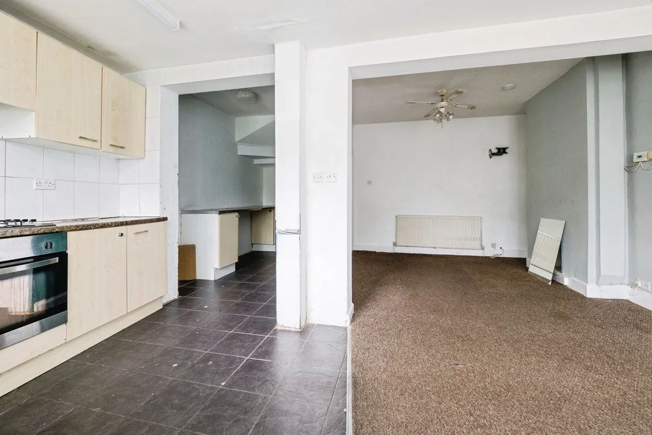 South End Road, Rainham, RM13, photo 26