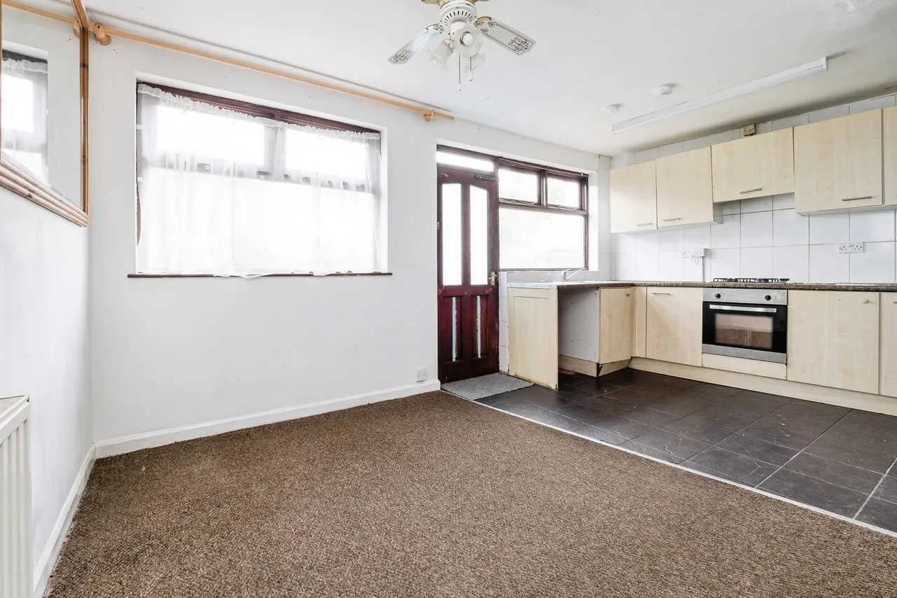 South End Road, Rainham, RM13, photo 28