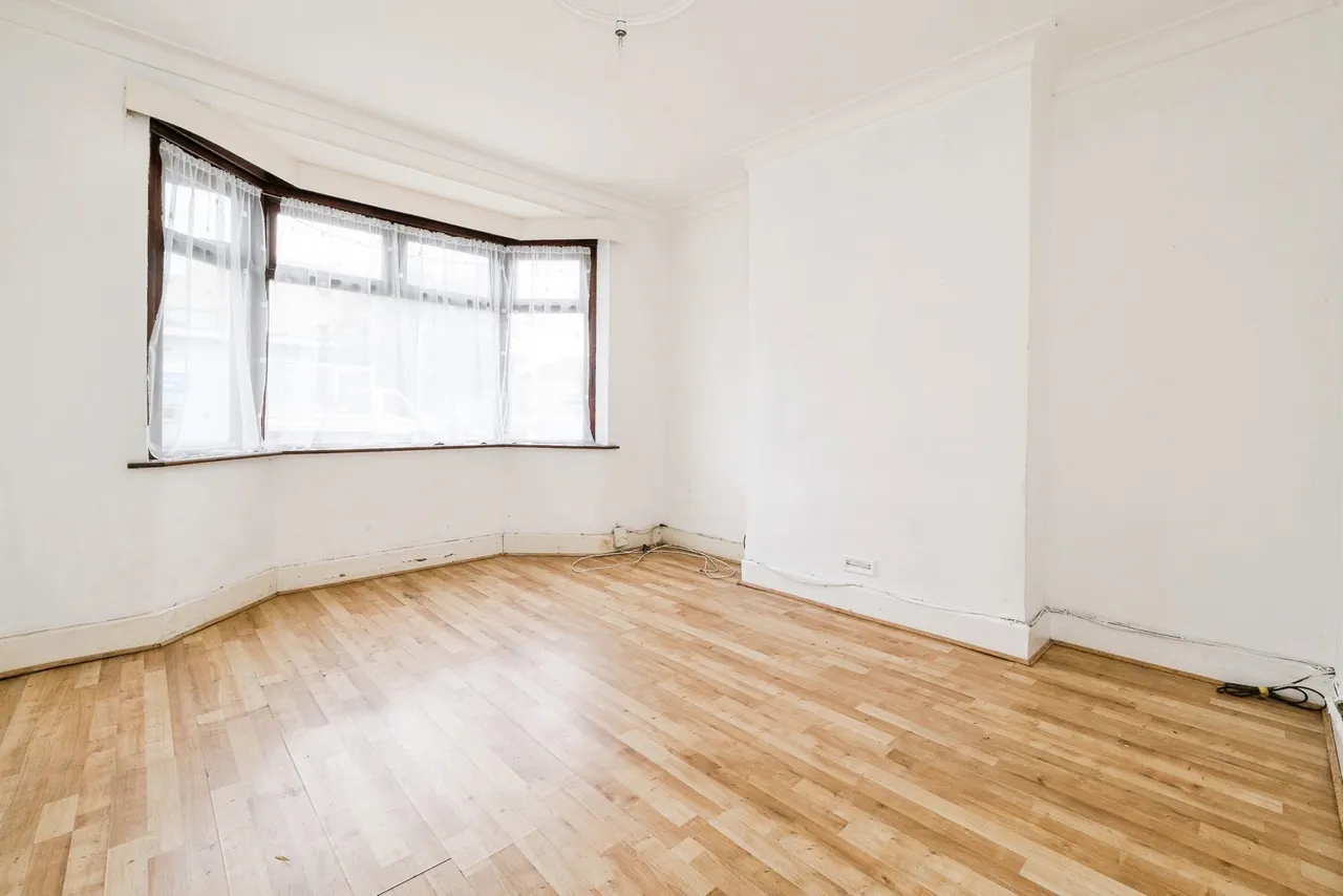 South End Road, Rainham, RM13, photo 13