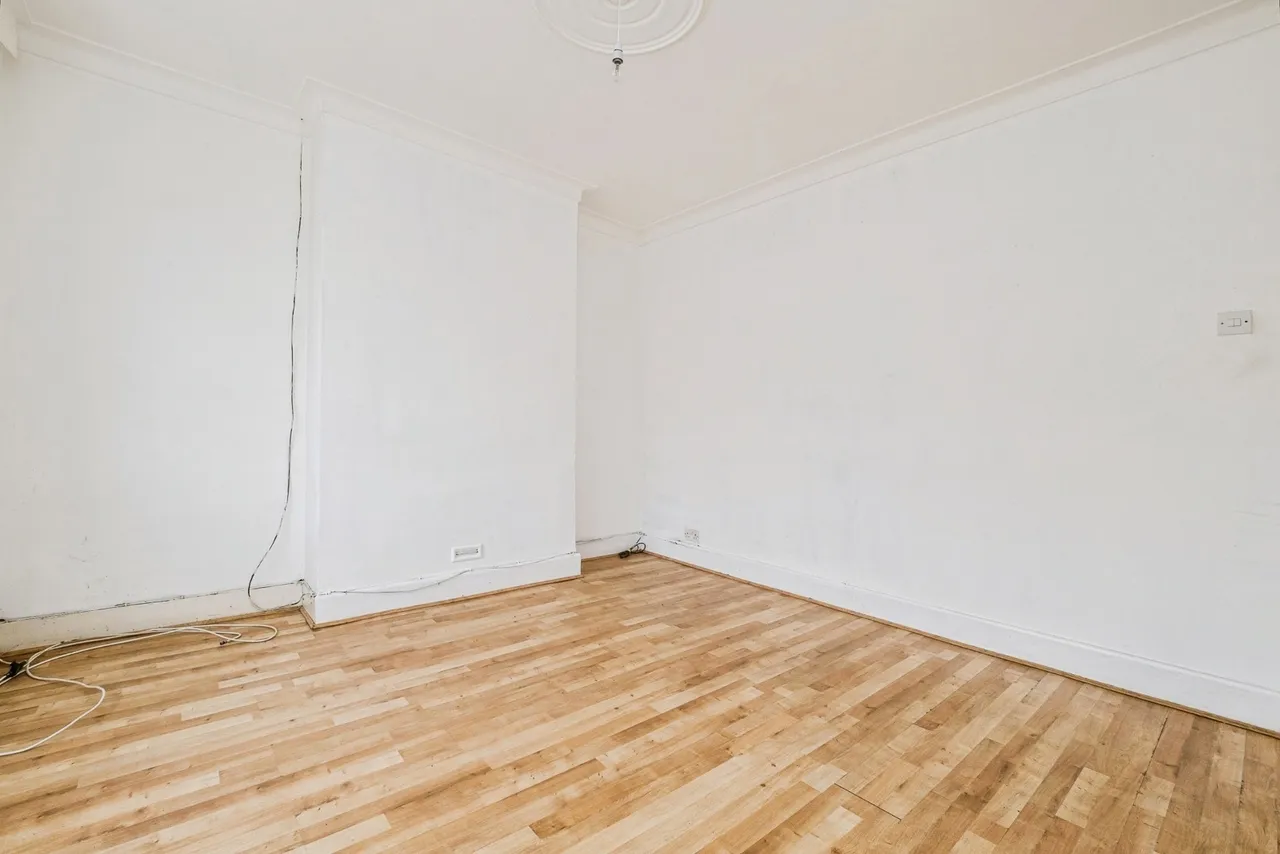 South End Road, Rainham, RM13, photo 36